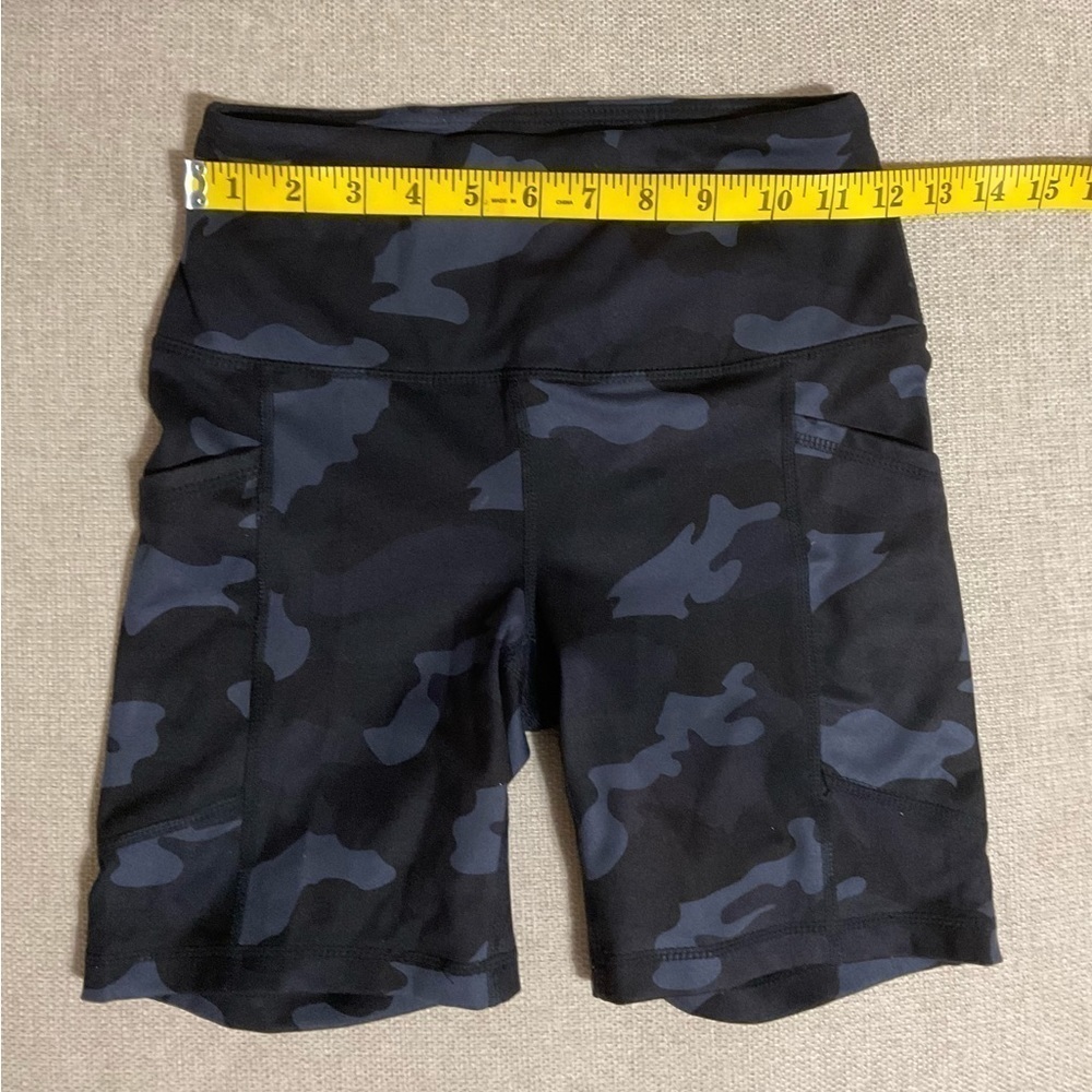 Yogalicious High Waist Squat Proof Side Pocket Shorts - Picture 3 of 9